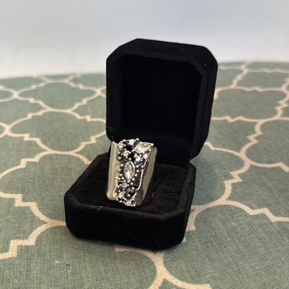 Cubic Zirconia Shield Ring Size 7 - Picture 1 of 4